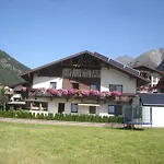 Garni Vierjahreszeiten Pensión Sölden