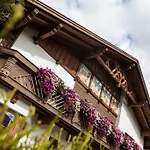 Garni Vierjahreszeiten Pensión Sölden