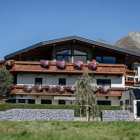 Garni Vierjahreszeiten Pensión 3*