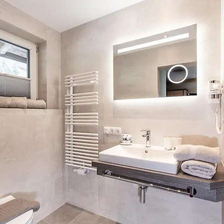 Garni Vierjahreszeiten