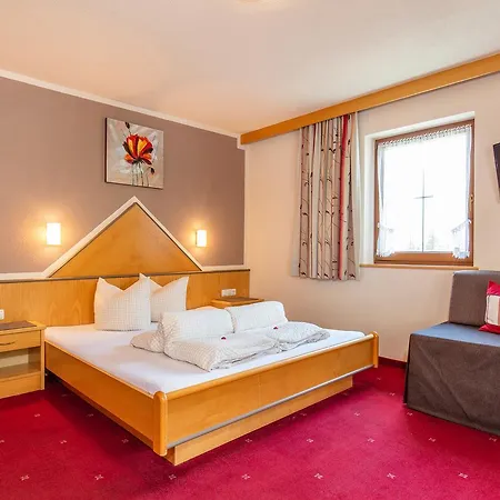 Гостевой дом Garni Vierjahreszeiten Зёльден