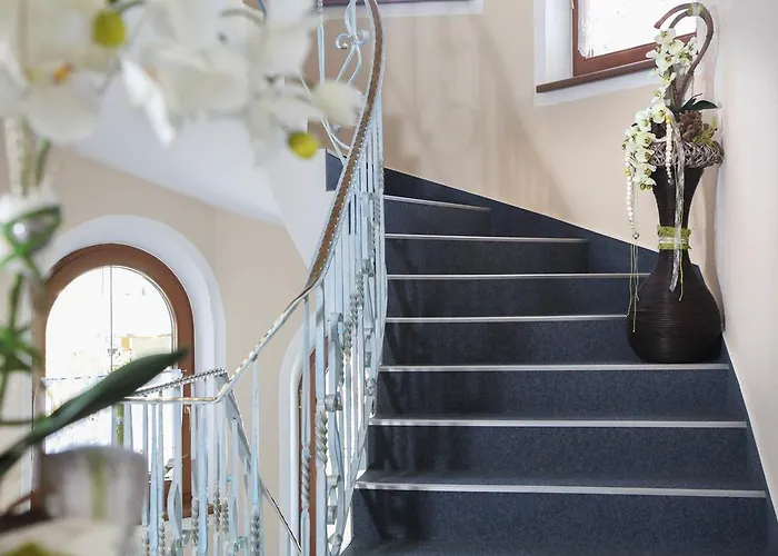 Garni Vierjahreszeiten Solden